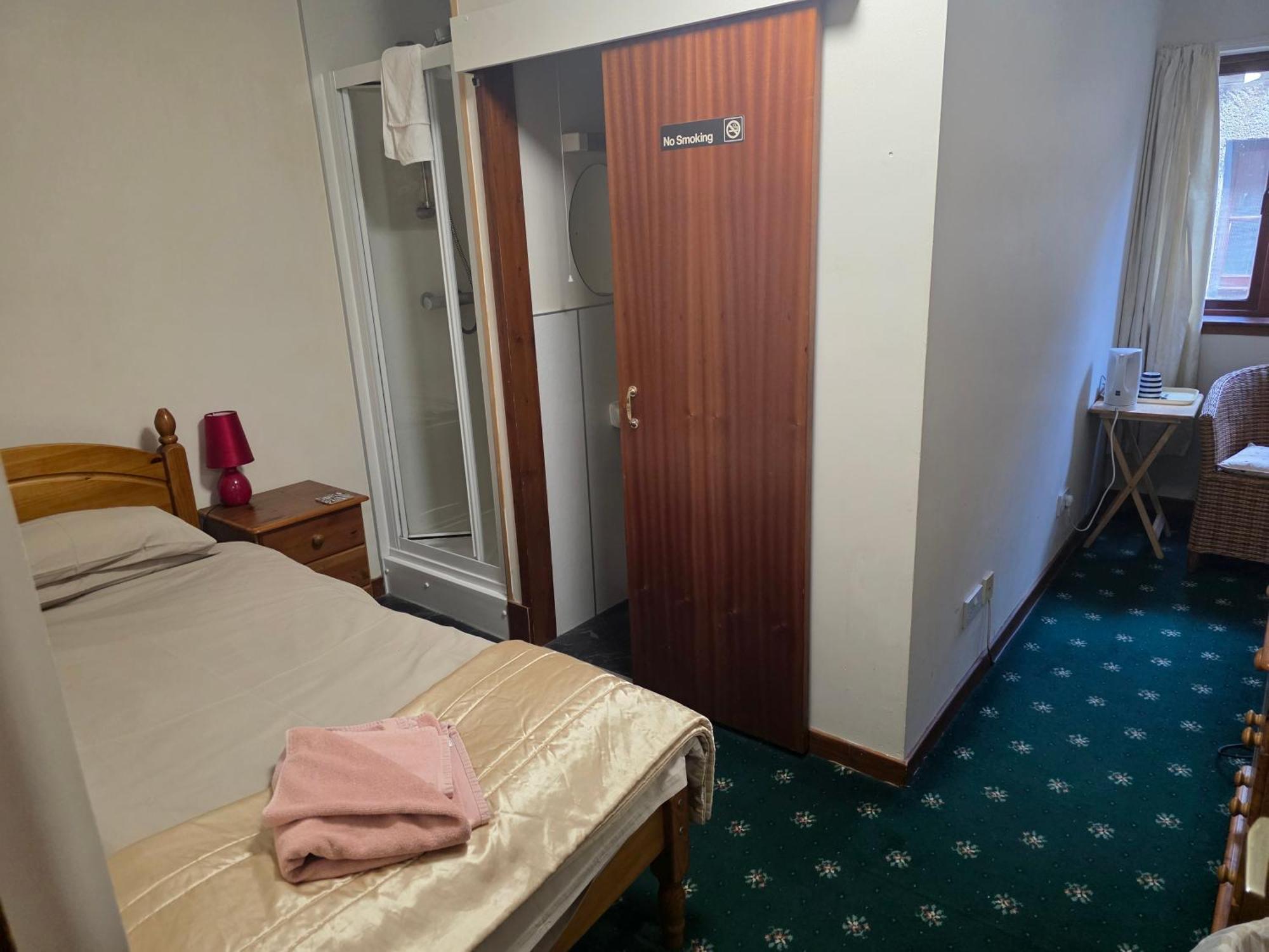 Single Room with Private Bathroom